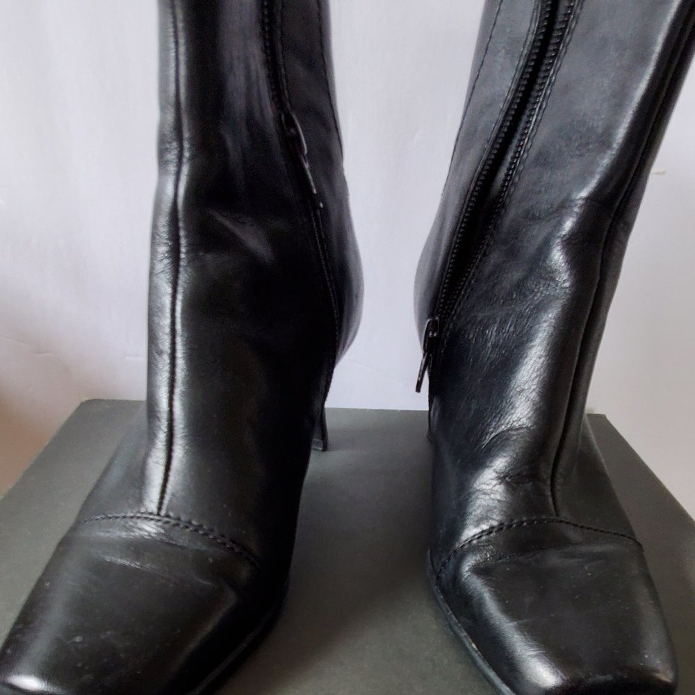 Kenneth Cole "Lucky Kiss" Black Boots